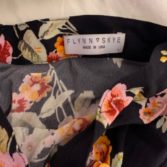 FLYNN SKYE Two Piece- Wrap Crop Top with High Waisted Skirt Large /Medium - Picture 10 of 10